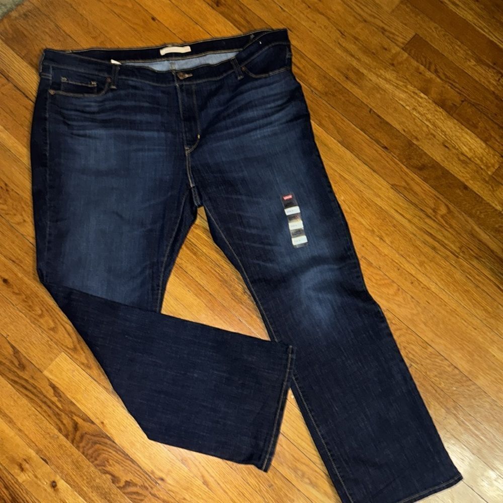 LEVIS CLASSIC BOOTCUT DENIM  JEANS. NEW